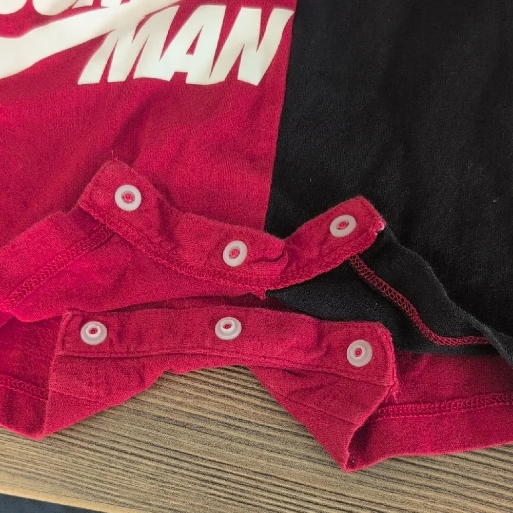 Nike Michael Jordan Jumpman Baby Romper in Red and Black 6mos      616C